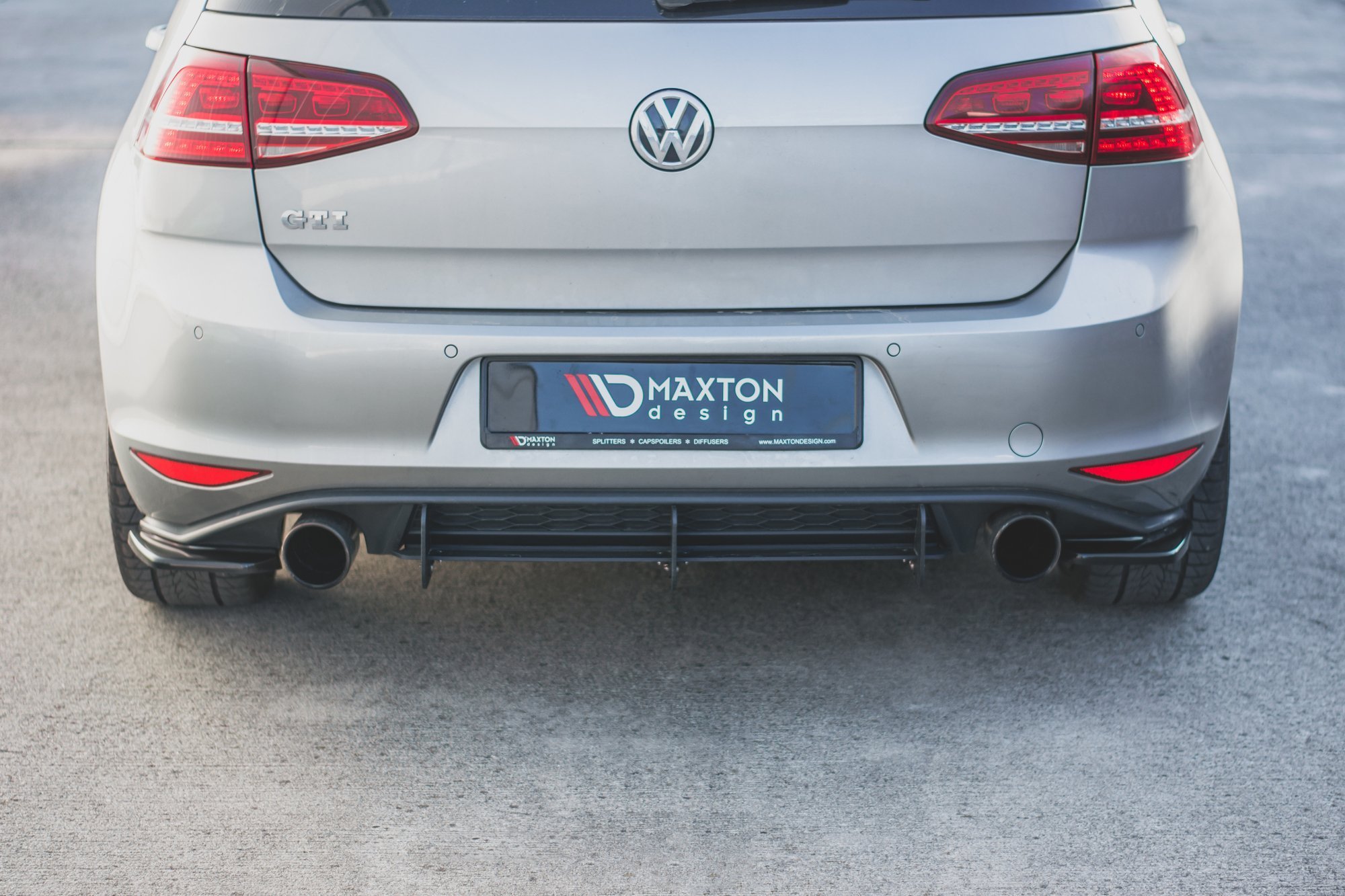 Maxton Design Heck Ansatz Flaps Diffusor V.2 für VW Golf 7 GTI  schwarz Hochglanz