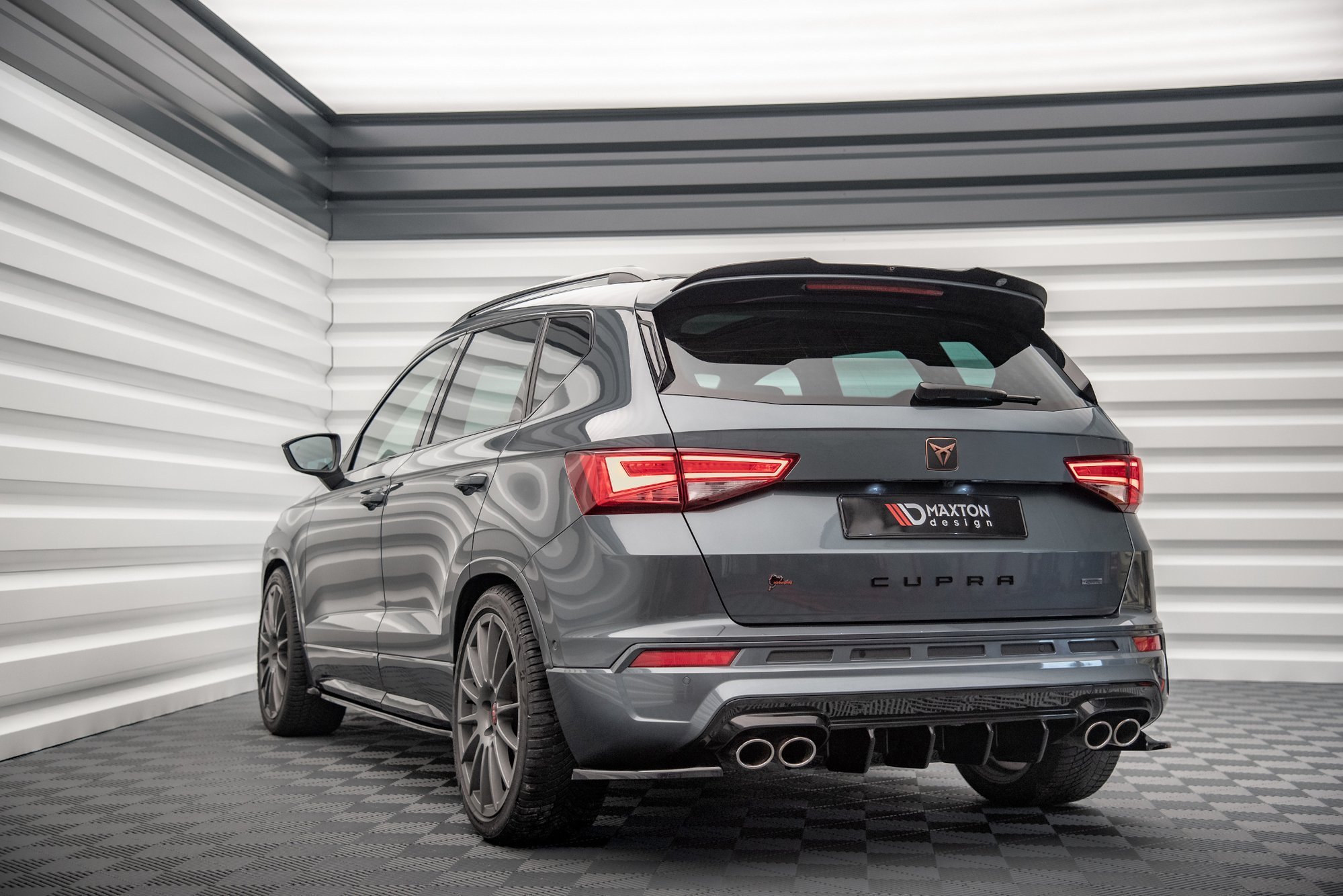 Maxton Design Diffusor Heck Ansatz für Cupra Ateca schwarz Hochglanz