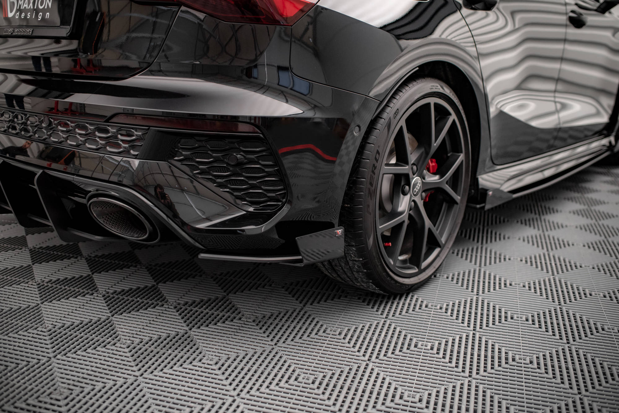 Maxton Design Street Pro Heck Ansatz Flaps Diffusor +Flaps für Audi RS3 Sportback 8Y schwarz Hochglanz