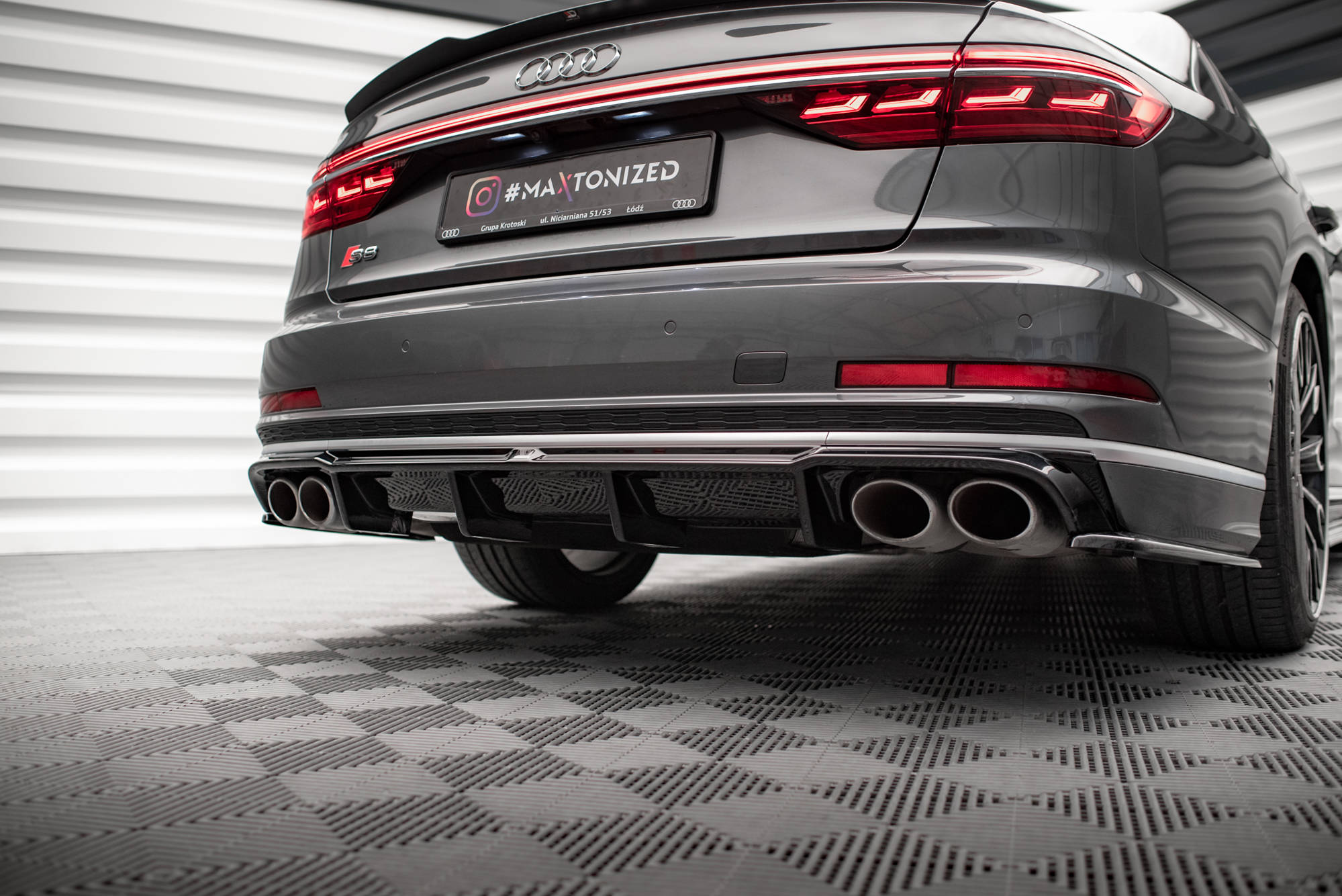 Maxton Design Diffusor Heck Ansatz für Audi S8 D5 schwarz Hochglanz Maxton Design Diffusor Heck Ansatz für Audi S8 D5 schwarz Hochglanz