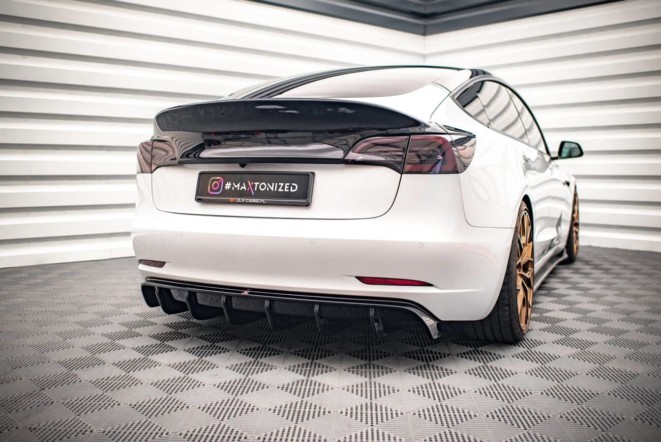 Maxton Design Heck Ansatz Diffusor V.2 für Tesla Model 3 Maxton Design Heck Ansatz Diffusor V.2 für Tesla Model 3