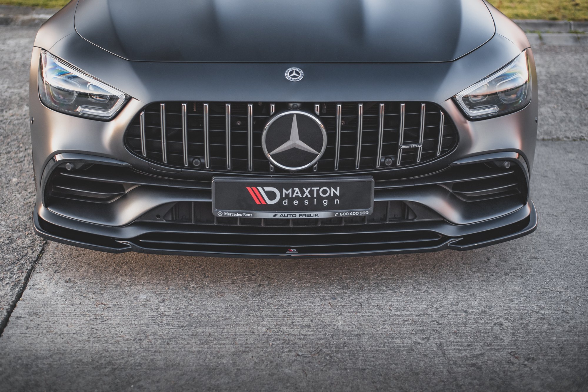 Maxton Design Front Ansatz V.1 für Mercedes-AMG GT 53 4-Door Coupe schwarz Hochglanz