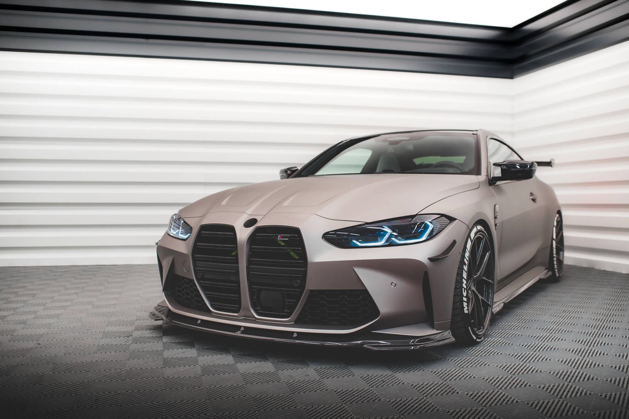 Maxton Design Carbon Fiber Front Ansatz V.2 für BMW M4 G82 / M3 G80 Maxton Design Carbon Fiber Front Ansatz V.2 für BMW M4 G82 / M3 G80