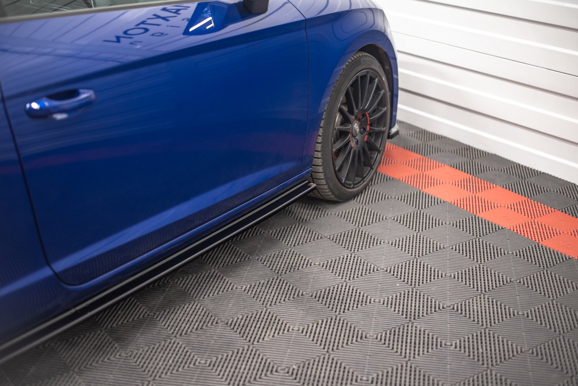Maxton Design Seitenschweller Ansatz Cup Leisten für Seat Leon Cupra / FR SC Mk3 / Mk3 FL schwarz Hochglanz Maxton Design Seitenschweller Ansatz Cup Leisten für Seat Leon Cupra / FR SC Mk3 / Mk3 FL schwarz Hochglanz