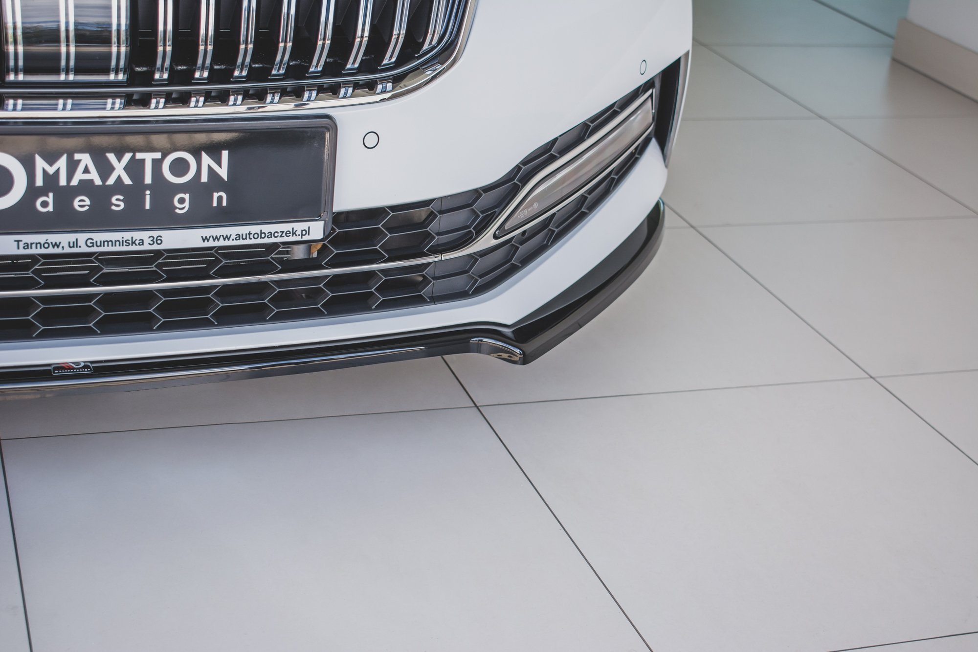 Maxton Design Front Ansatz V.1 für Skoda Superb Mk3 FL schwarz Hochglanz Maxton Design Front Ansatz V.1 für Skoda Superb Mk3 FL schwarz Hochglanz