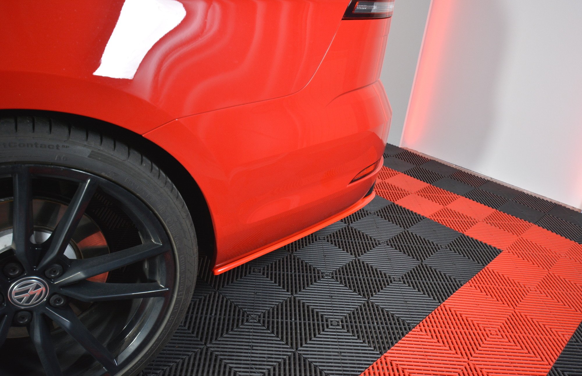 Maxton Design Heck Ansatz Flaps Diffusor V.2 für VW GOLF 7 R VARIANT FACELIFT  schwarz Hochglanz