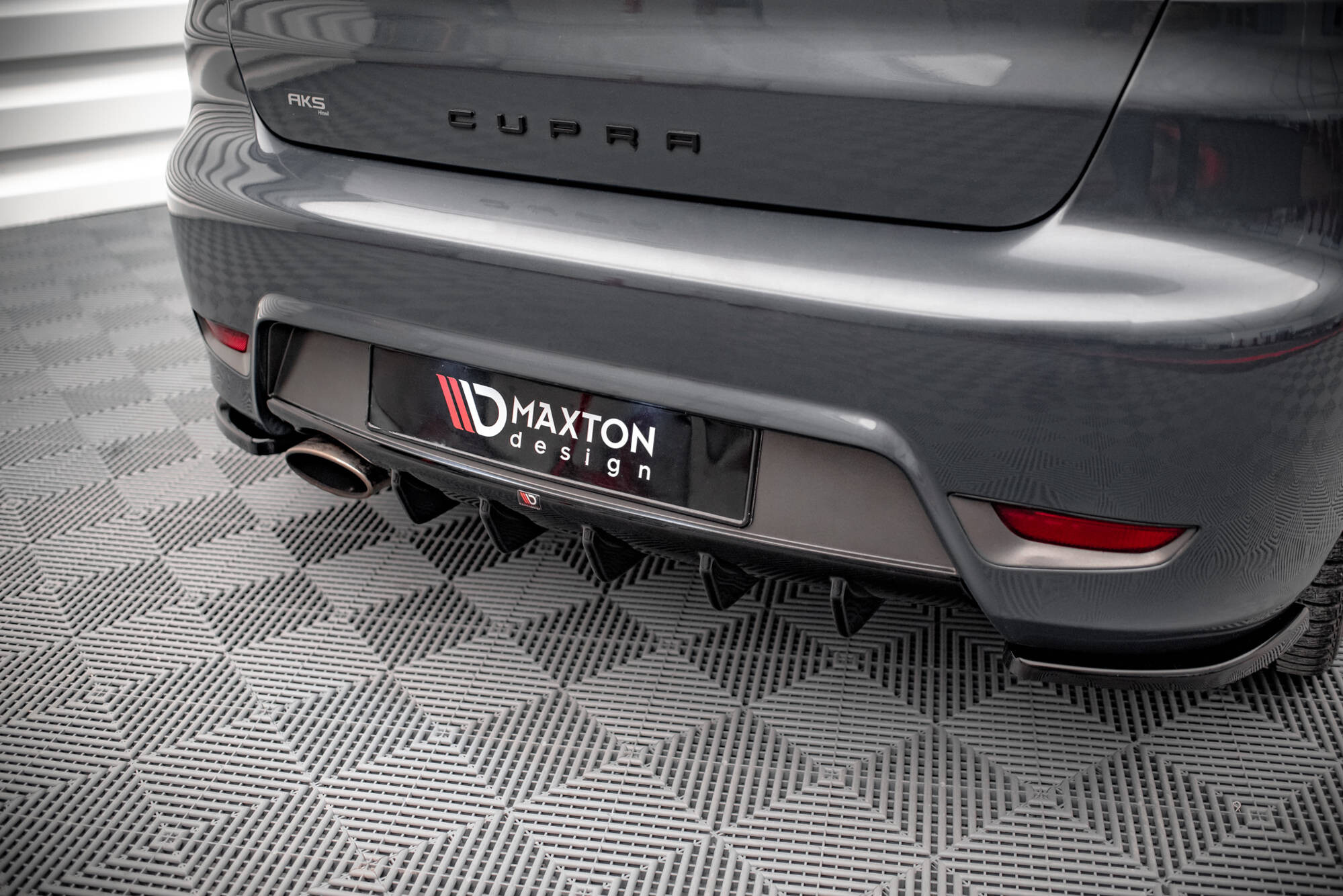 Maxton Design Diffusor Heck Ansatz für Seat Ibiza Cupra Mk3 schwarz Hochglanz Maxton Design Diffusor Heck Ansatz für Seat Ibiza Cupra Mk3 schwarz Hochglanz