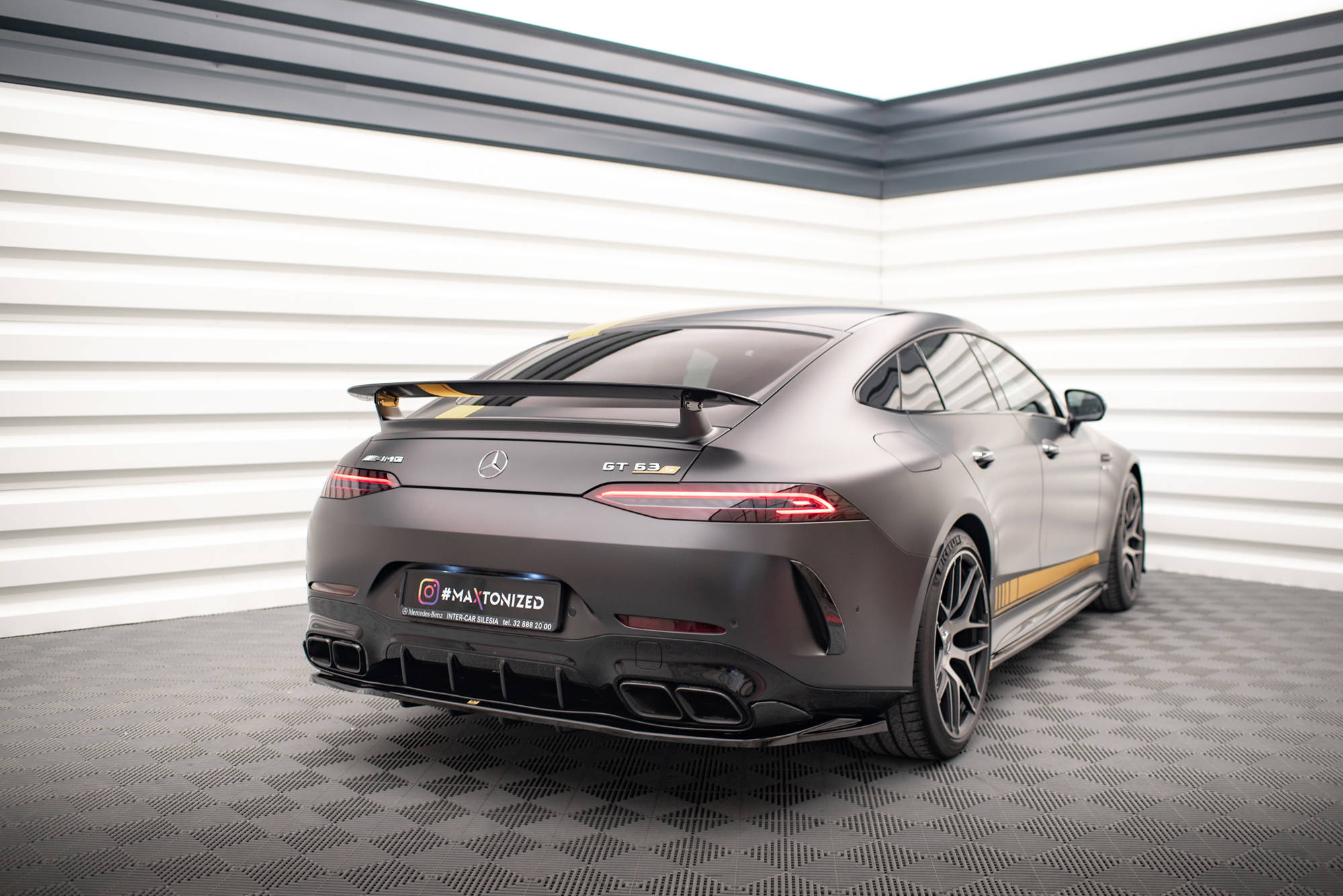 Maxton Design Mittlerer Diffusor Heck Ansatz DTM Look für Mercedes-AMG GT 63S 4-Door Coupe Aero schwarz Hochglanz Maxton Design Mittlerer Diffusor Heck Ansatz DTM Look für Mercedes-AMG GT 63S 4-Door Coupe Aero schwarz Hochglanz