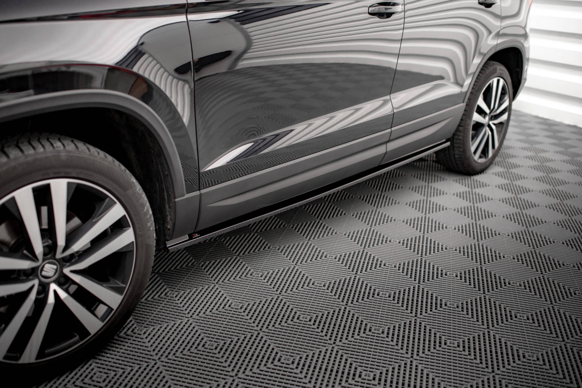 Maxton Design Seitenschweller Ansatz für Seat Ateca Mk1 schwarz Hochglanz Maxton Design Seitenschweller Ansatz für Seat Ateca Mk1 schwarz Hochglanz