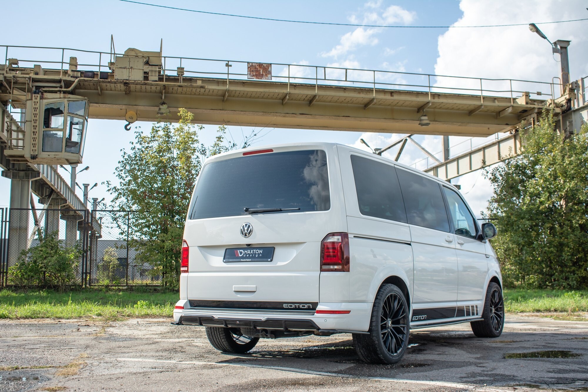 Maxton Design Diffusor Heck Ansatz für Volkswagen T6 schwarz Hochglanz Maxton Design Diffusor Heck Ansatz für Volkswagen T6 schwarz Hochglanz