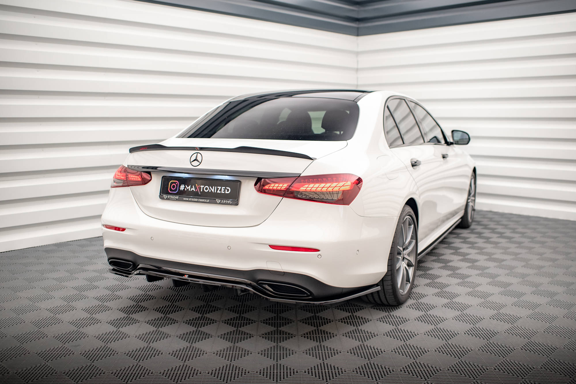 Maxton Design Spoiler CAP für Mercedes-Benz E Limousine AMG-Line W213 Facelift schwarz Hochglanz Maxton Design Spoiler CAP für Mercedes-Benz E Limousine AMG-Line W213 Facelift schwarz Hochglanz