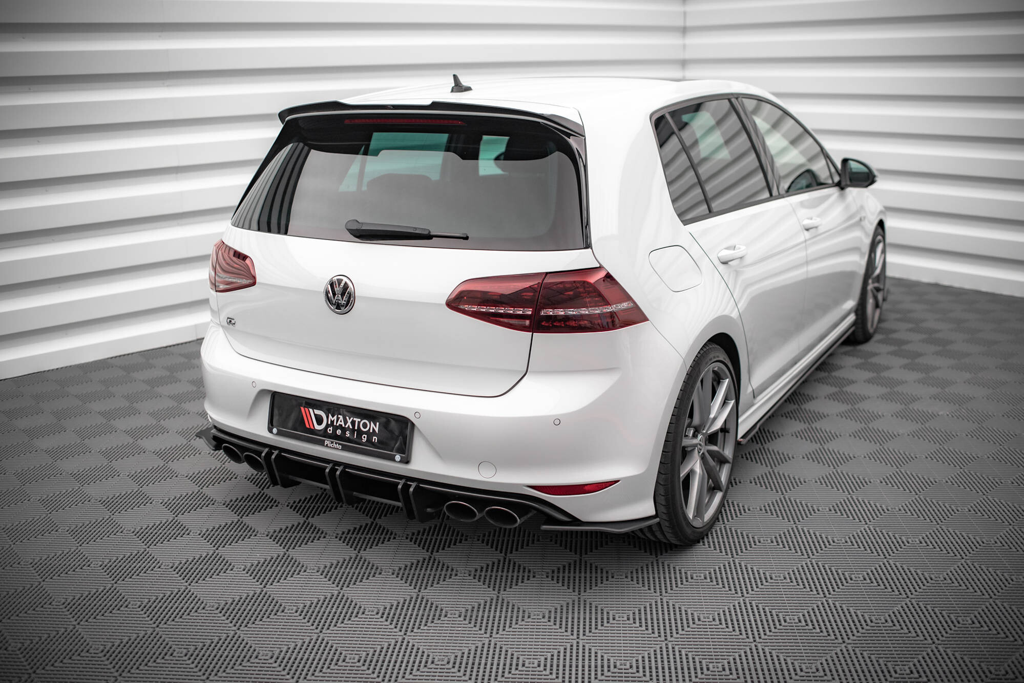 Maxton Design Street Pro Heck Ansatz Flaps Diffusor für Volkswagen Golf R Mk7