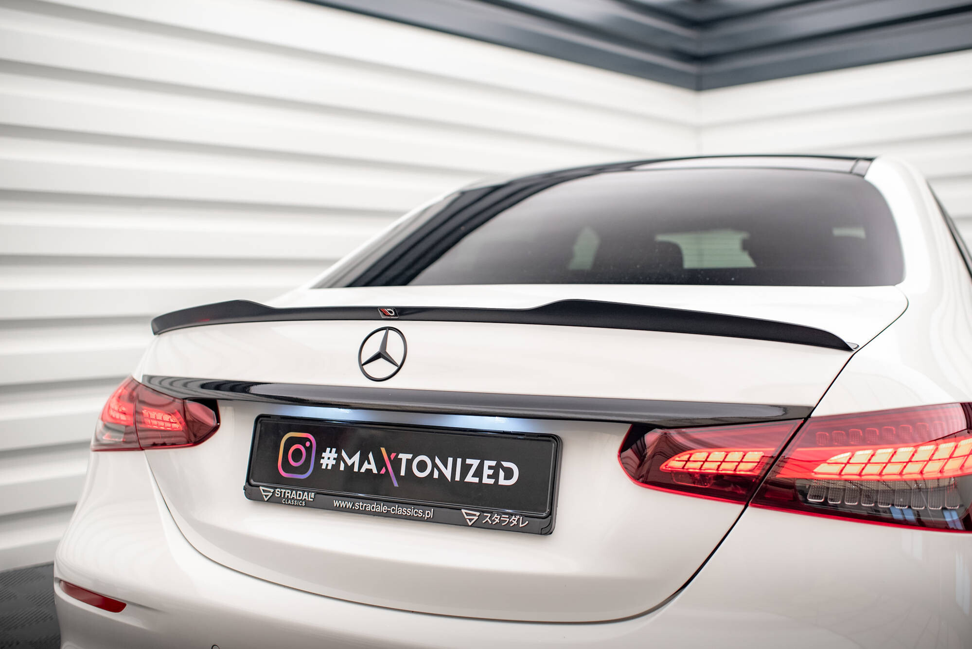 Maxton Design Spoiler CAP für Mercedes-Benz E Limousine AMG-Line W213 Facelift schwarz Hochglanz Maxton Design Spoiler CAP für Mercedes-Benz E Limousine AMG-Line W213 Facelift schwarz Hochglanz