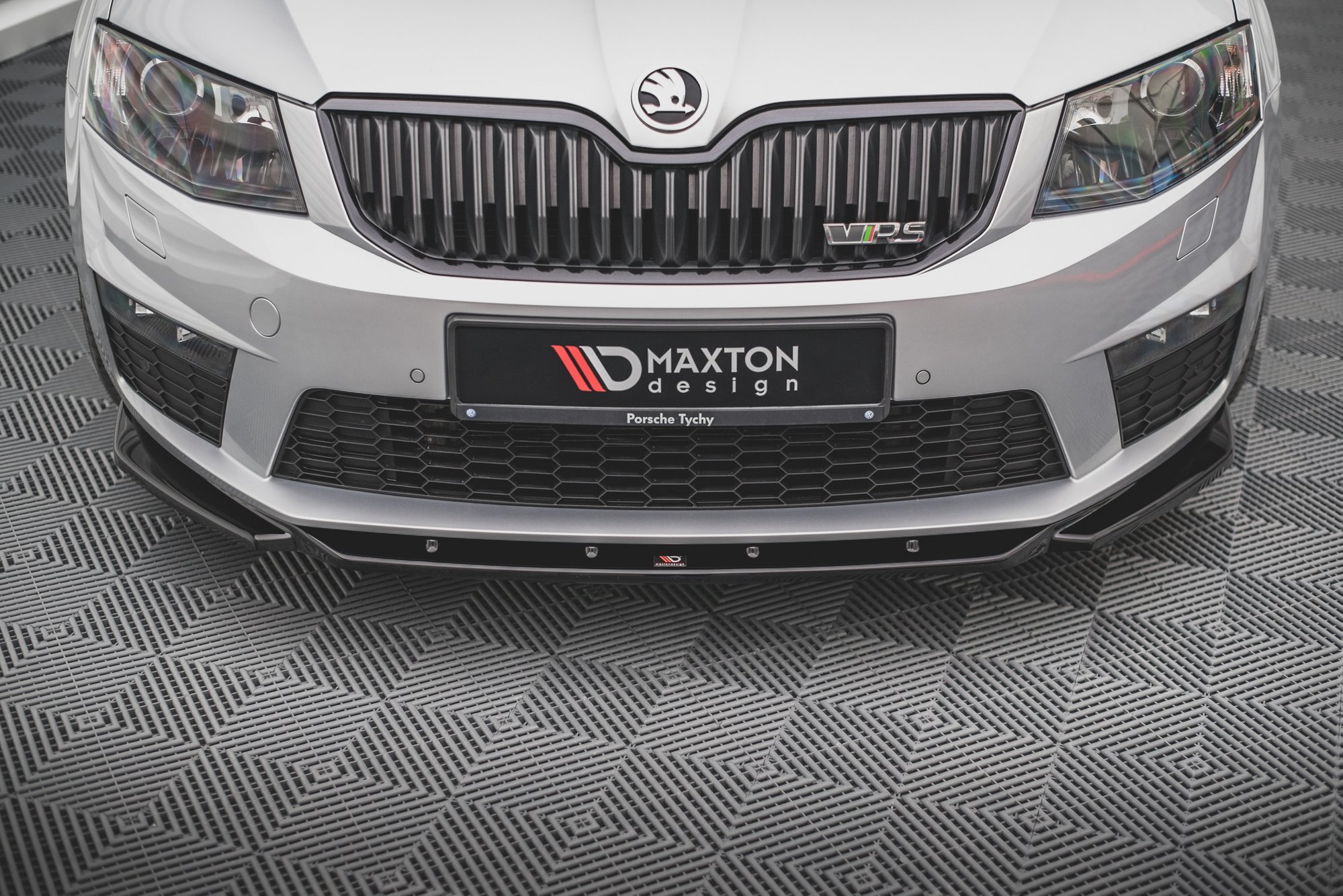 Maxton Design Front Ansatz V.4 für Skoda Octavia RS Mk3 schwarz Hochglanz