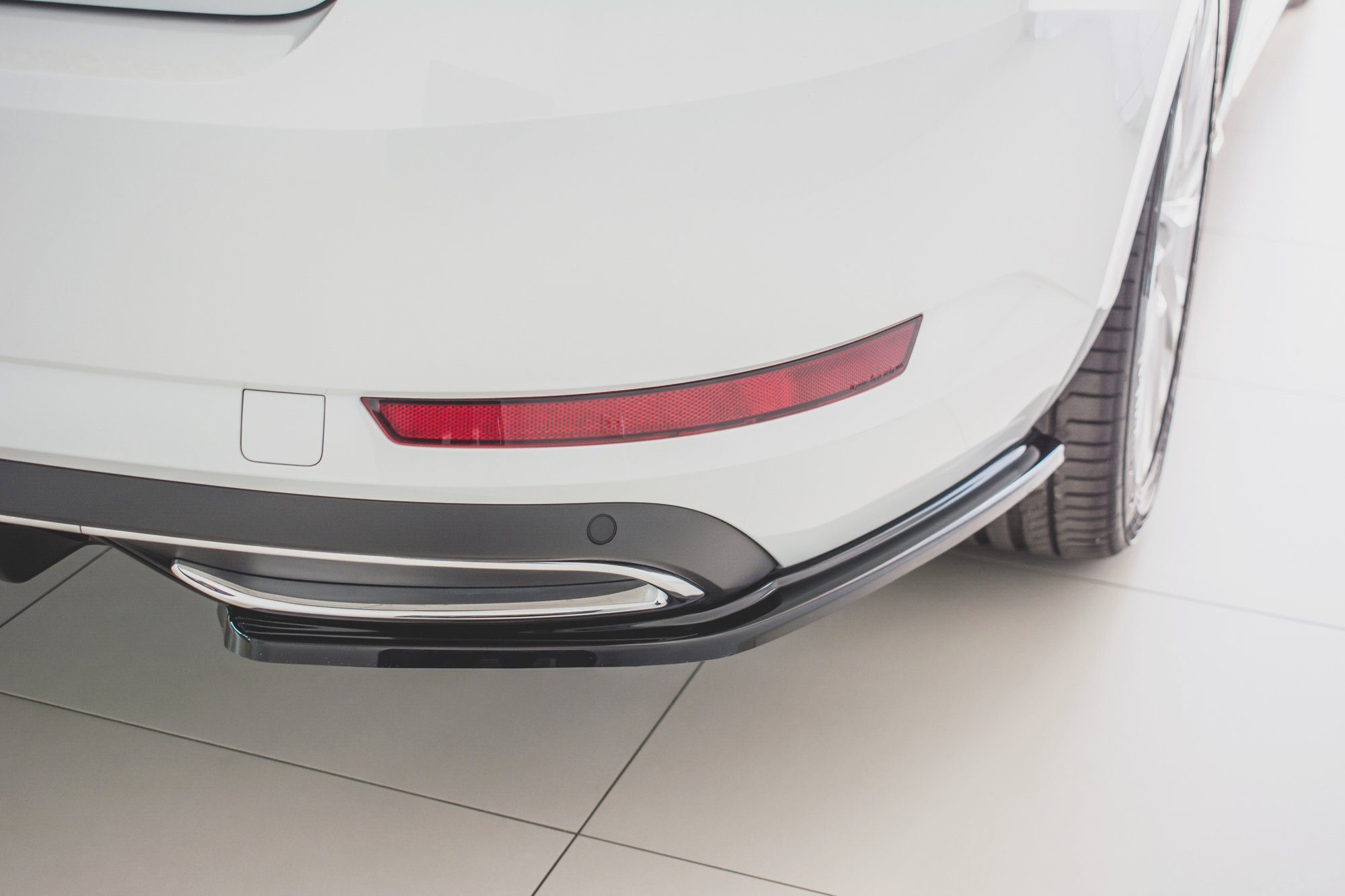 Maxton Design Heck Ansatz Flaps Diffusor für Skoda Superb Mk3 FL Hatchback / Kombi schwarz Hochglanz Maxton Design Heck Ansatz Flaps Diffusor für Skoda Superb Mk3 FL Hatchback / Kombi schwarz Hochglanz