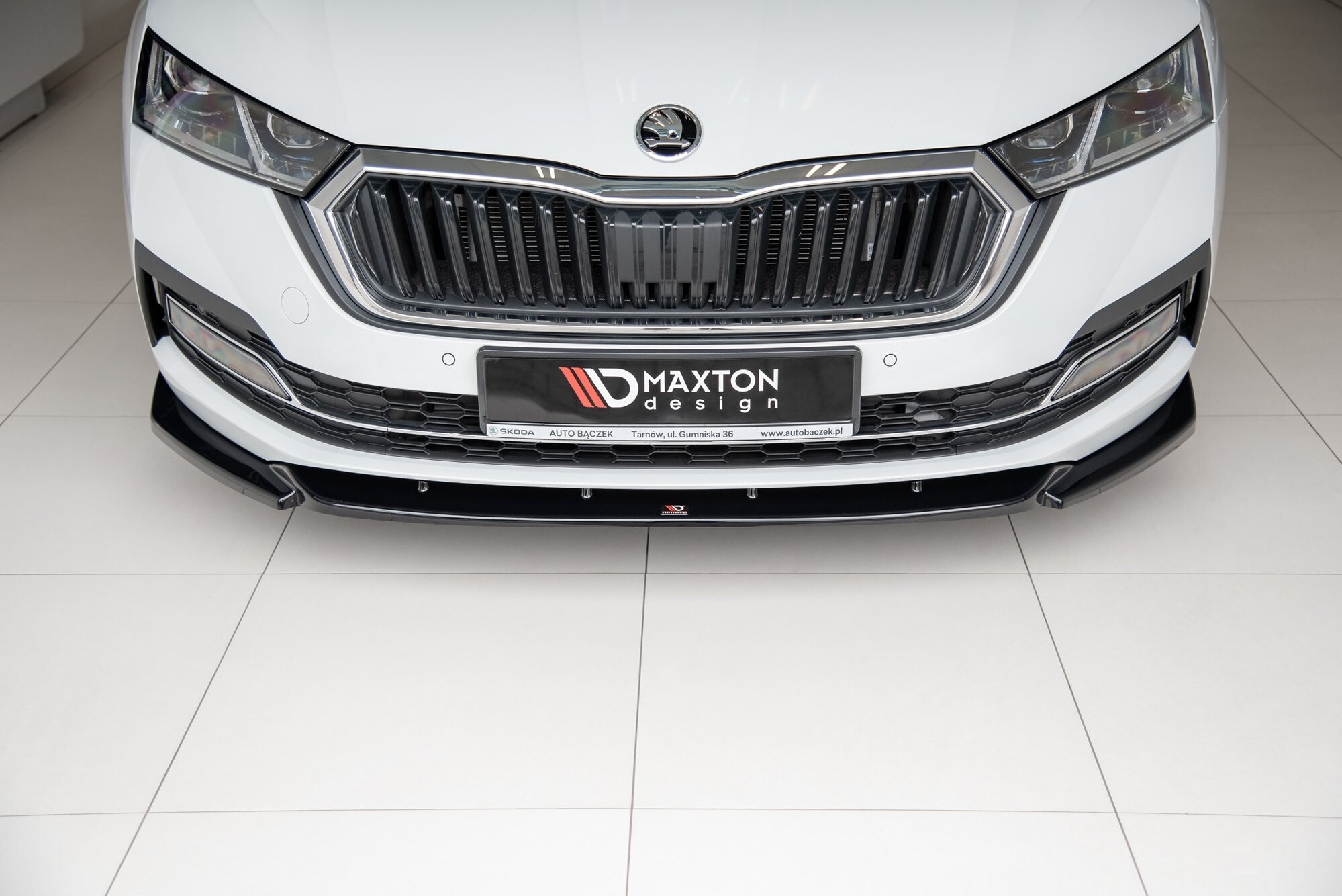 Maxton Design Front Ansatz V.1 für Skoda Octavia Mk4 schwarz Hochglanz Maxton Design Front Ansatz V.1 für Skoda Octavia Mk4 schwarz Hochglanz