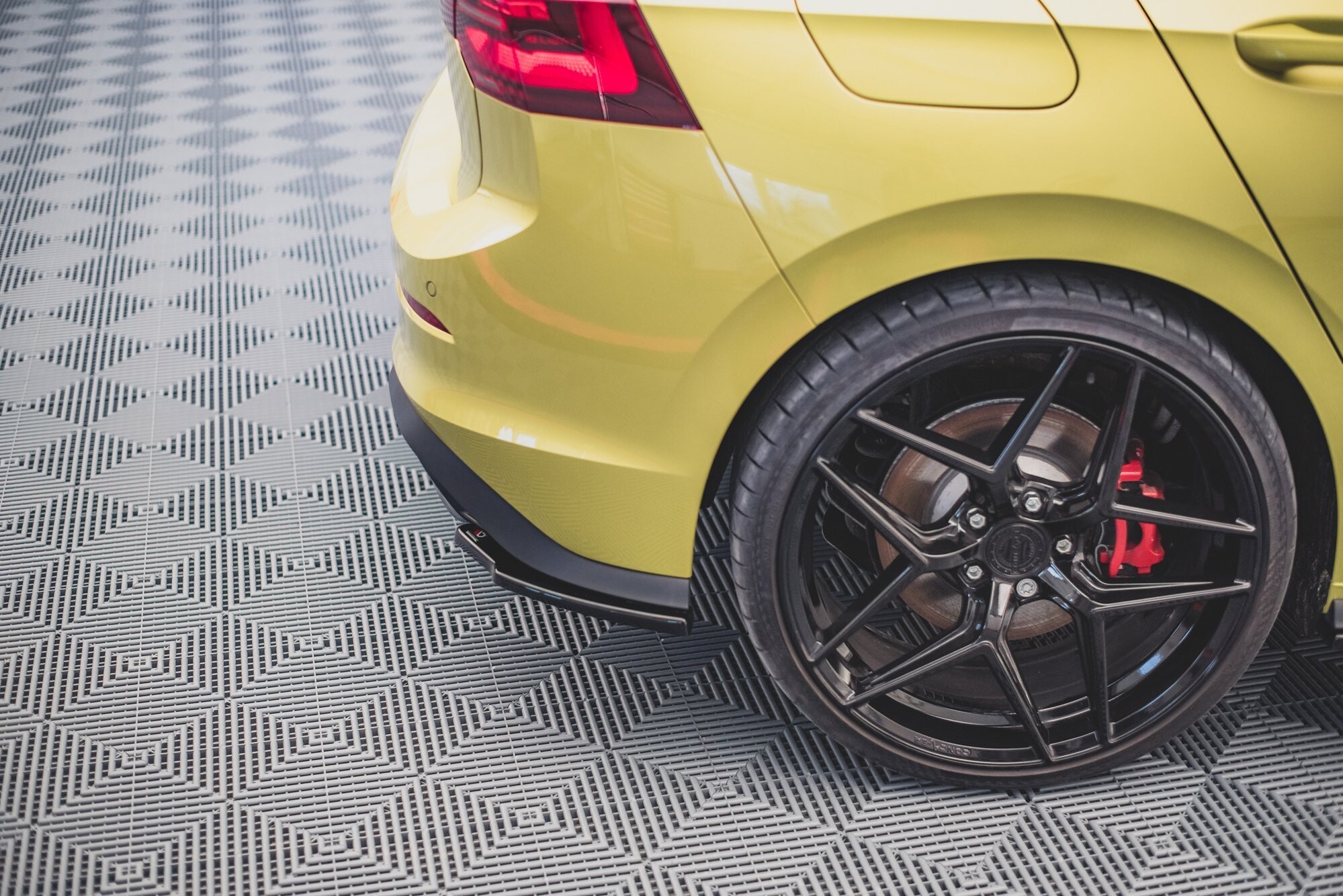 Maxton Design Heck Ansatz Flaps Diffusor V.2 für Volkswagen Golf 8 GTI Clubsport schwarz Hochglanz Maxton Design Heck Ansatz Flaps Diffusor V.2 für Volkswagen Golf 8 GTI Clubsport schwarz Hochglanz