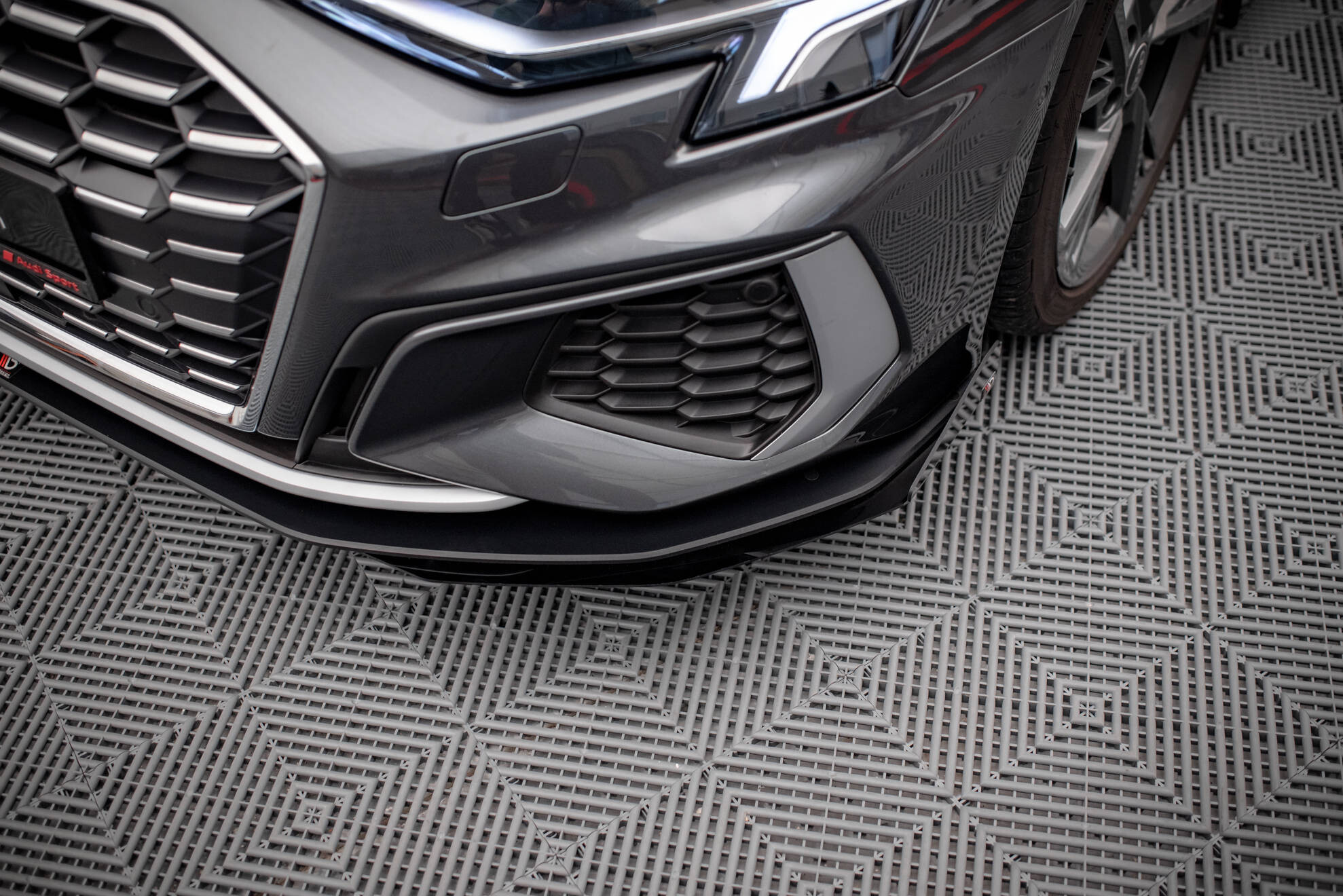Maxton Design Street Pro Front Ansatz für +Flaps für V.1 + Flaps Audi S3 / A3 S-Line 8Y schwarz Hochglanz Maxton Design Street Pro Front Ansatz für +Flaps für V.1 + Flaps Audi S3 / A3 S-Line 8Y schwarz Hochglanz