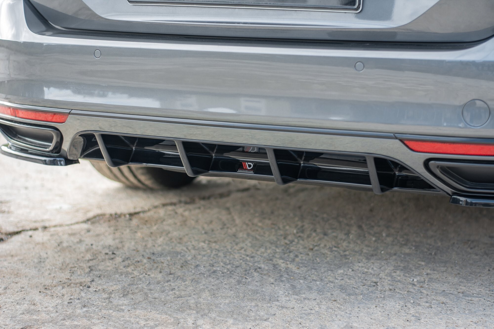 Maxton Design Diffusor Heck Ansatz für Volkswagen Passat R-Line B8 schwarz Hochglanz Maxton Design Diffusor Heck Ansatz für Volkswagen Passat R-Line B8 schwarz Hochglanz