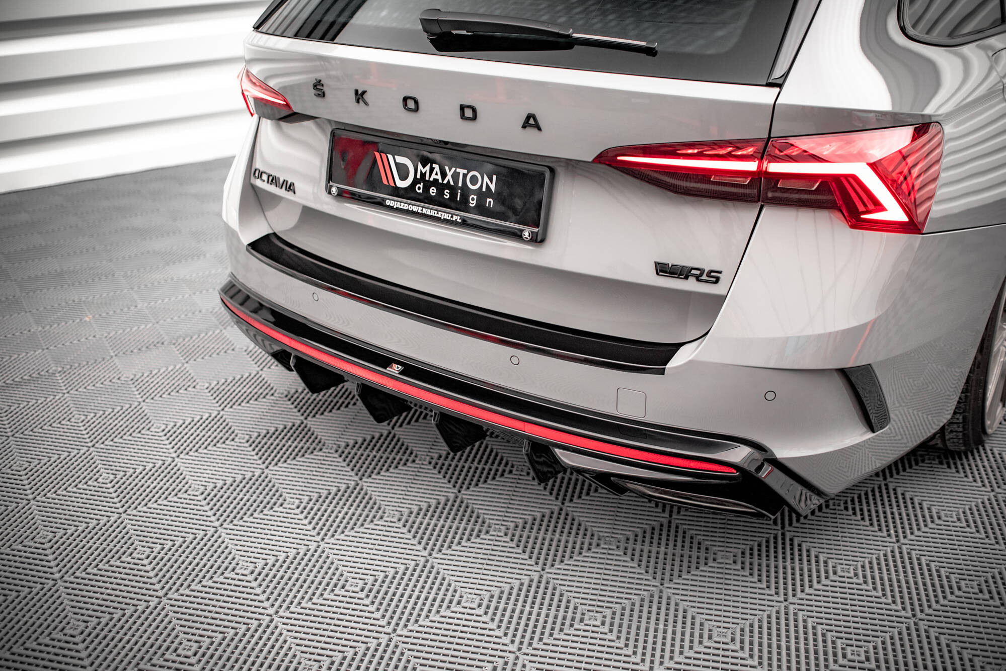 Maxton Design Diffusor Heck Ansatz für Skoda Octavia RS Mk4 schwarz Hochglanz Maxton Design Diffusor Heck Ansatz für Skoda Octavia RS Mk4 schwarz Hochglanz