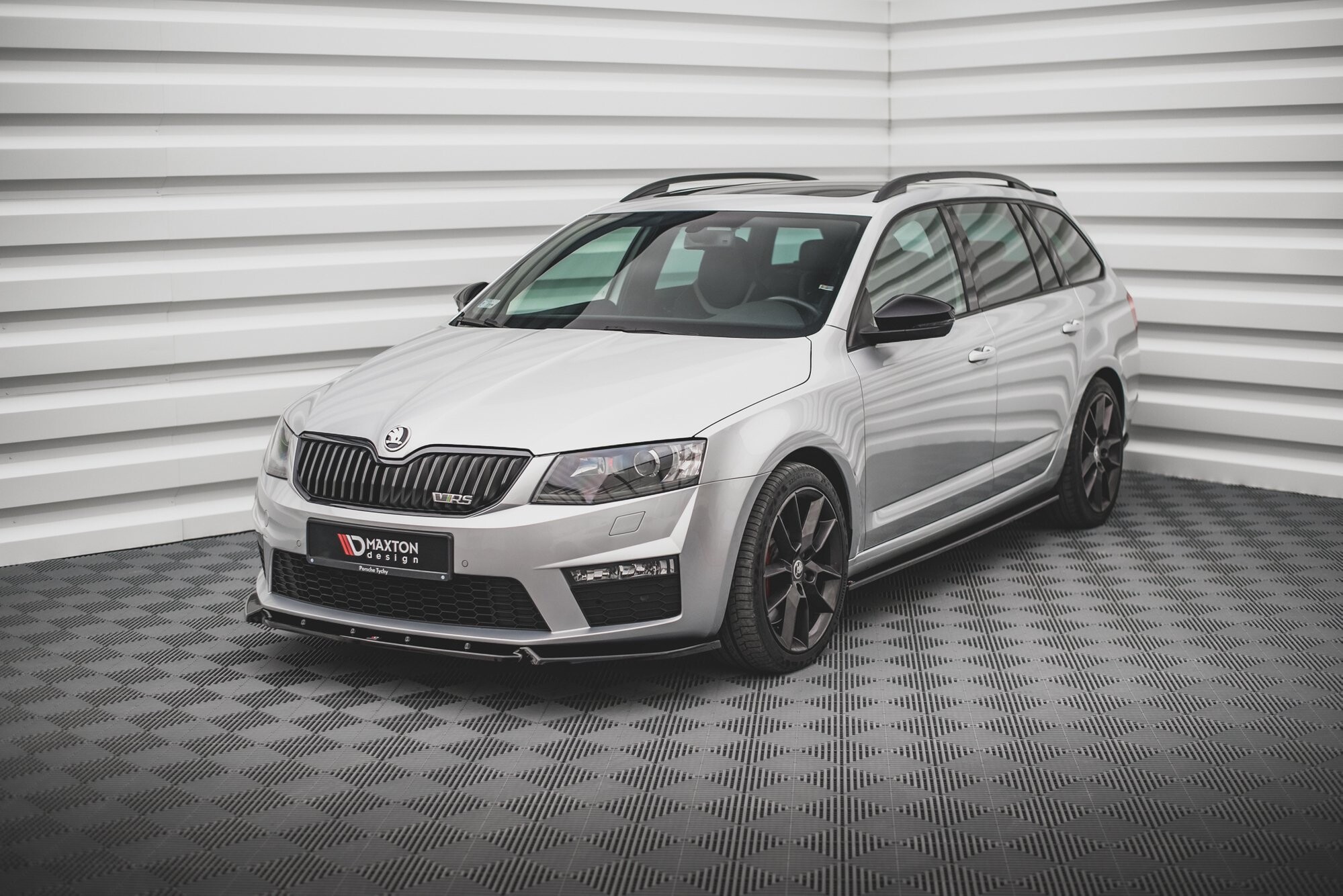 Maxton Design Front Ansatz V.3 für Skoda Octavia RS Mk3 schwarz Hochglanz