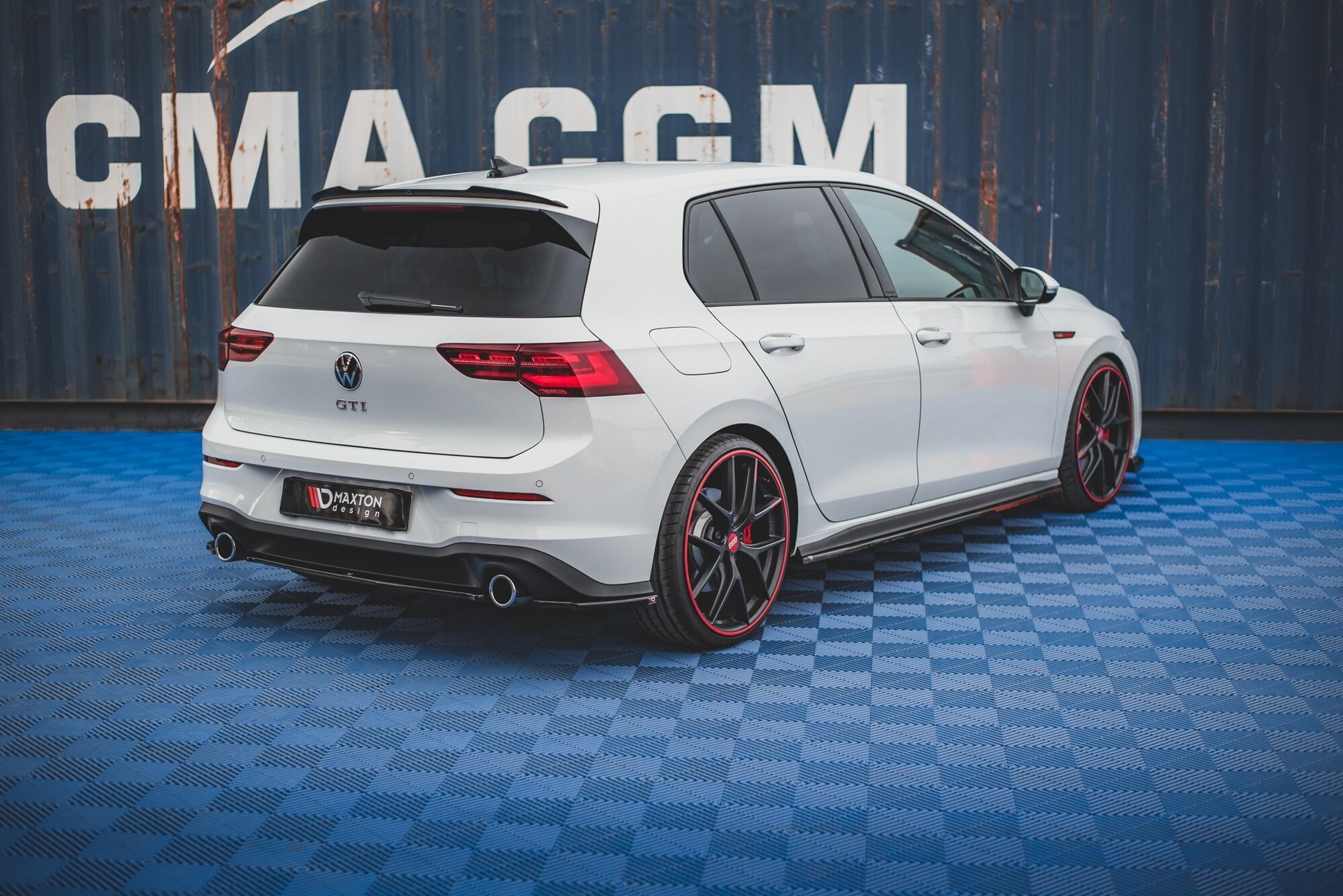Maxton Design Heck Ansatz Flaps Diffusor für Volkswagen Golf 8 GTI schwarz Hochglanz Maxton Design Heck Ansatz Flaps Diffusor für Volkswagen Golf 8 GTI schwarz Hochglanz